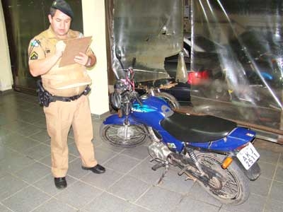 Motocicleta  com alerta de furto