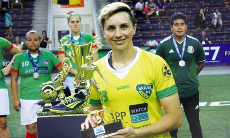Campo-larguense conquista título estadual de melhor jogadora e artilheira no Futebol 7