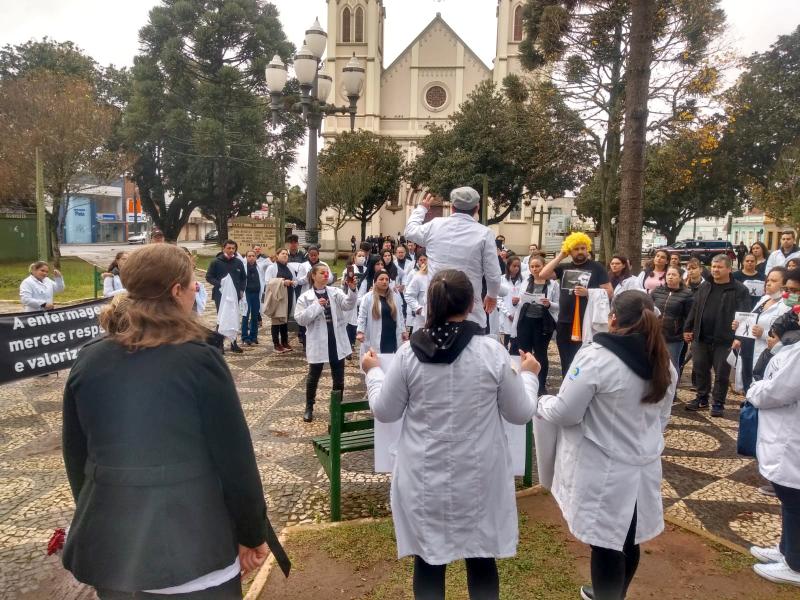 Enfermeiros de Campo Largo  protestam por piso salarial