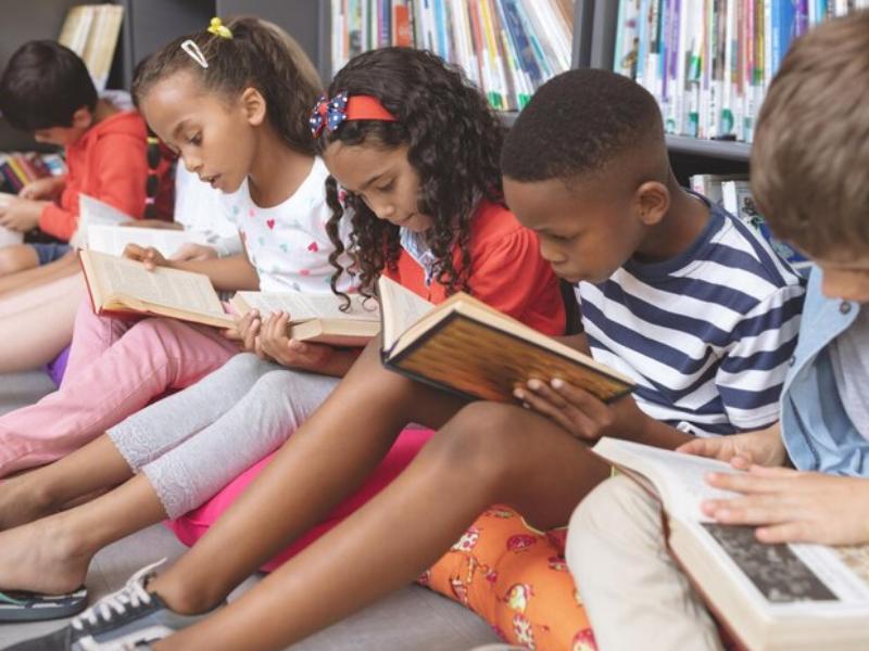 Público infantil é o que mais consome livros no Brasil; entenda a importância da leitura na infância