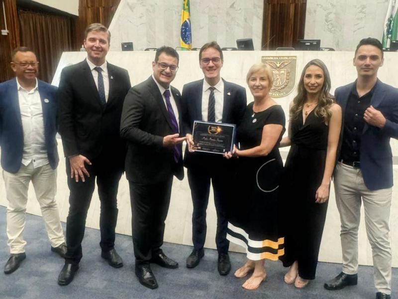 Presidente da Acicla recebe homenagem da Assembleia Legislativa do Paraná