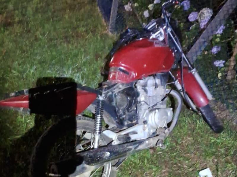 Ladrões tentam furtar moto durante a madrugada usando motocicleta roubada