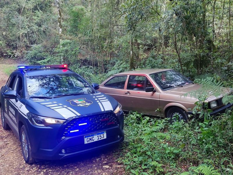 Veículo Gol quadrado furtado no bairro Rivabem em Campo Largo é recuperado em Colombo 