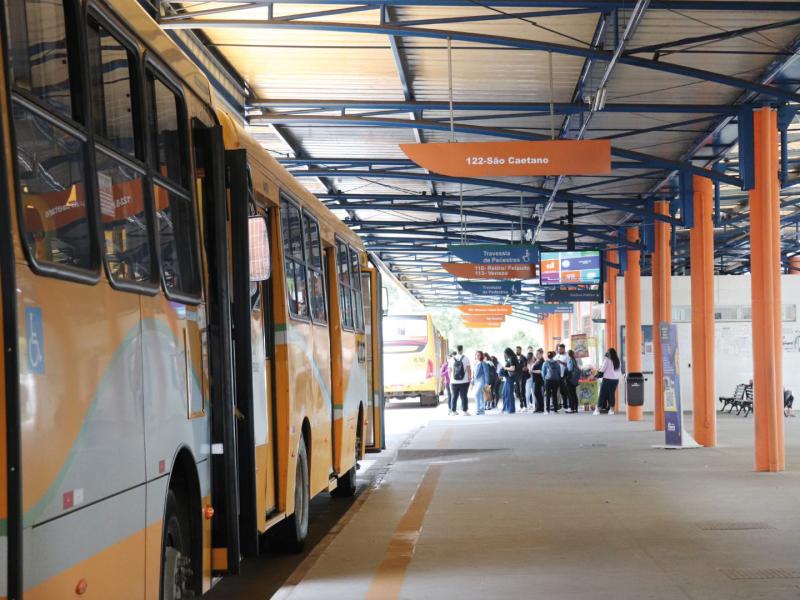 Passagem de ônibus para linhas urbanas em Campo Largo sobe R$ 1,70 em cinco meses