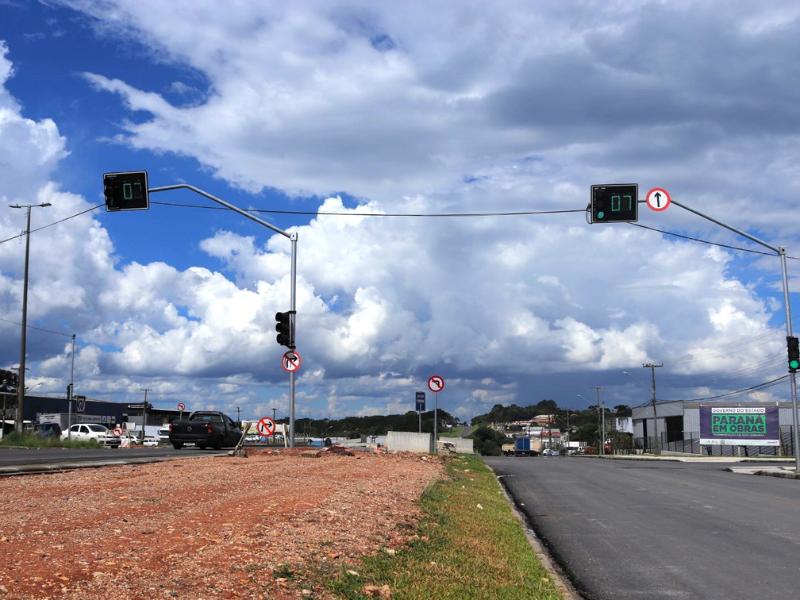 Semáforos instalados na Av. Marcelo Puppi  são temporários até a finalização de rotatória
