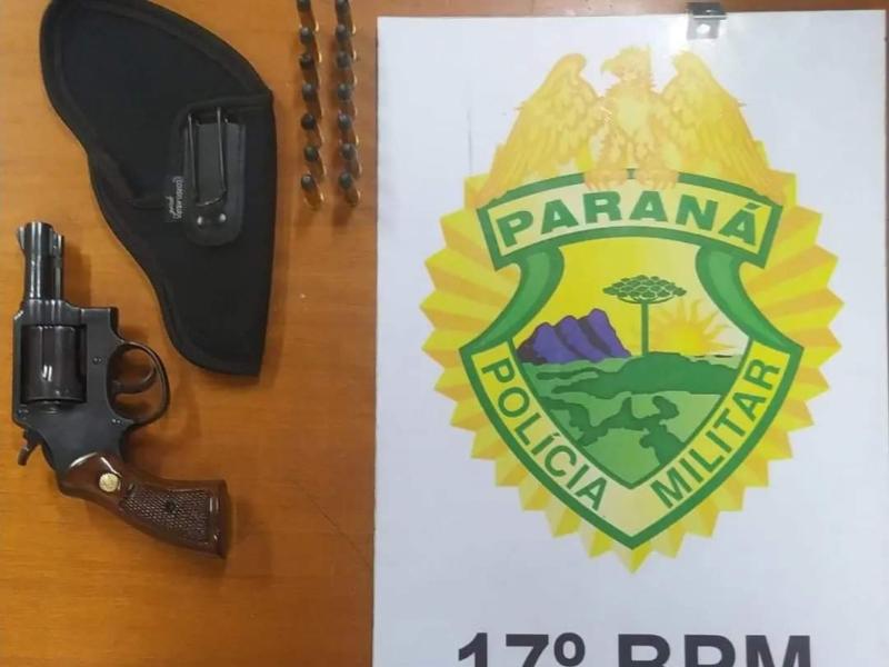 Arma apreendida e indivíduo preso pela Polícia Militar em Balsa Nova 
