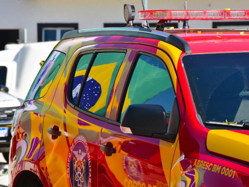 Bombeiros do Paraná orientam torcedores sobre uso seguro de fogos durante a Copa do Mundo