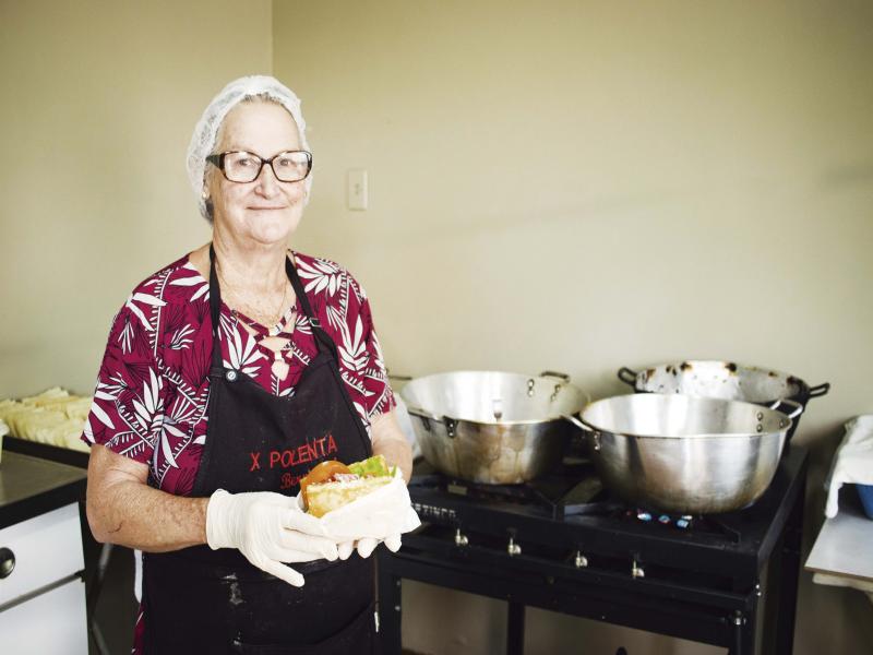 A criação e receita do famoso X-Polenta que há 35 anos é tradição em Campo Largo