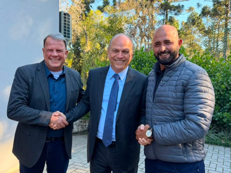 Ricardo Barros reafirma parceria com Campo Largo e recebe apoio de grupo político local