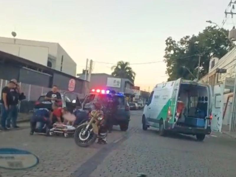 Motociclista fica ferido em colisão no centro de Campo Largo