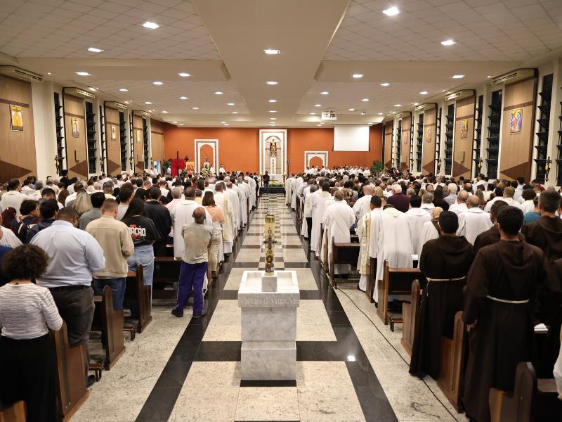 Santuário Senhor Bom Jesus sedia pela primeira vez a Missa do Crisma da Arquidiocese de Curitiba
