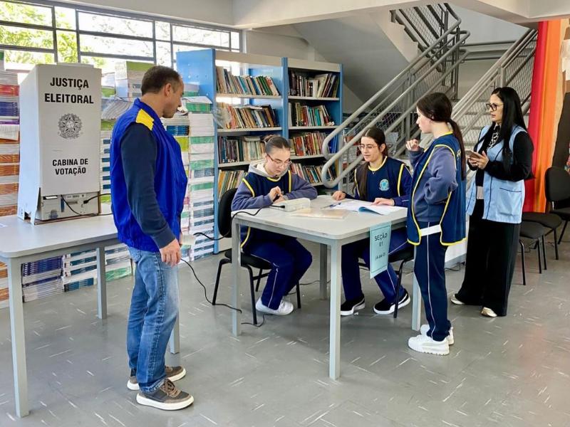 Parlamento Jovem elege novos vereadores mirins em Campo Largo