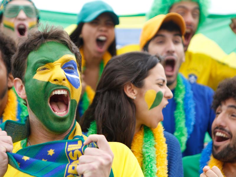 Já sabe aonde vai assistir aos jogos do Brasil na Copa? Saiba quais bares e restaurantes já estão preparados