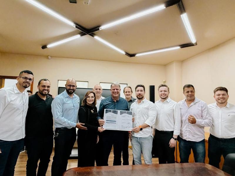 Prefeitura de Campo Largo assina ordem de serviço para construção do CMEI Gralha Azul no Campo do Meio