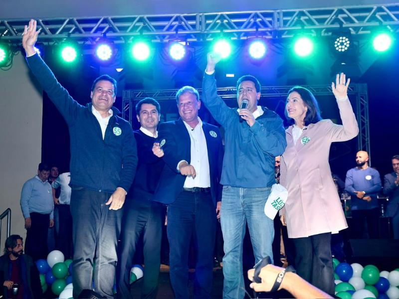 PSD reúne lideranças e mais de mil pessoas em encontro com Sandro Alex, Curi e Ratinho Junior 
