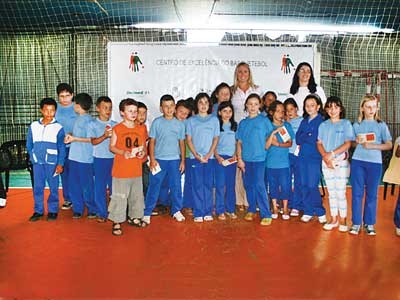 Rainha Hortência encanta os pequenos atletas 