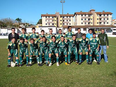 Amac vence de virada em grande jogo 
