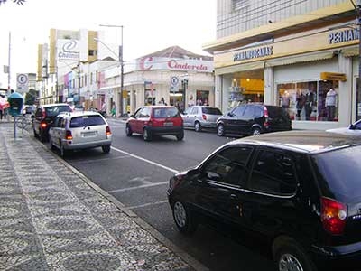 Furtos e roubos