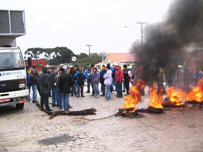 Funcionários da Schmidt novamente em greve