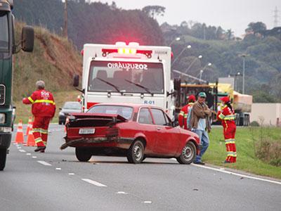 Colisão na BR-277