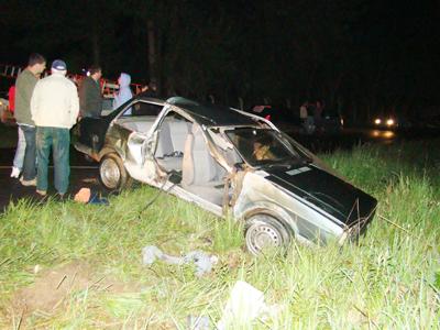 Voyage bate em poste e deixa seis feridos