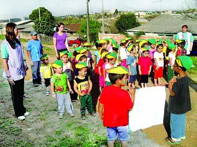 Crianças do CMEI Monteiro Lobato