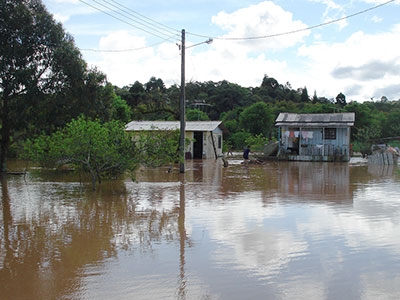 Chuvas causam estragos em Campo Largo