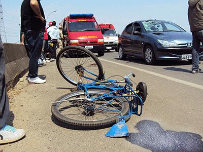 Ciclista ferido em acidente