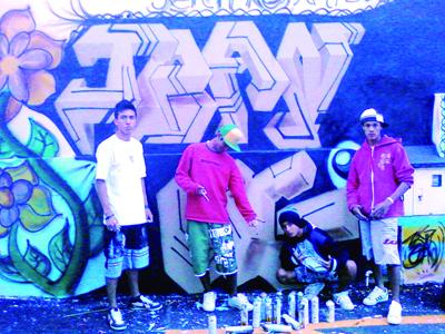 Arte e cores nos muros da cidade com o grupo ?Painter´s Grew?