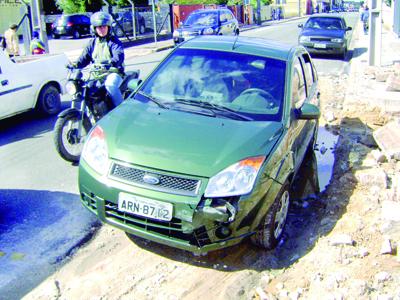 Motociclista fica ferido em acidente na Batista Valões