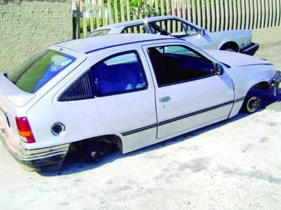 Veículo furtado é encontrado no Itaboa