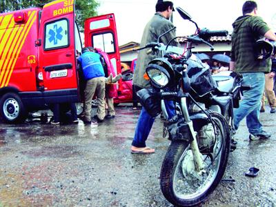 Motoqueiro e motorista feridos no Partênope