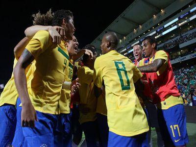 De virada, Seleção alcança vitória heroica no México: 2 a 1