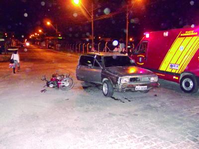 Motociclista fura a preferencial e provoca acidente 