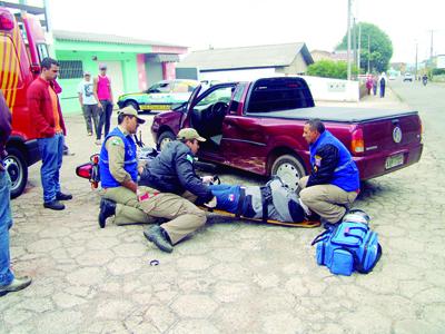 Ajudante de motorista se fere em acidente 