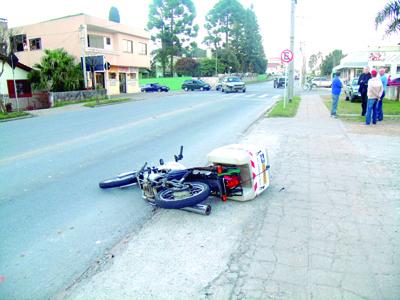 Motoqueiro ferido em acidente na Vila Elizabeth