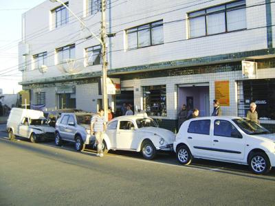 Acidente envolve cinco carros no Centro