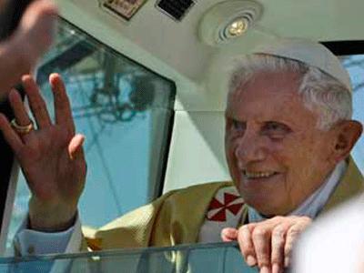 Papa lembra atentados e pede que políticos resistam à tentação do ódio