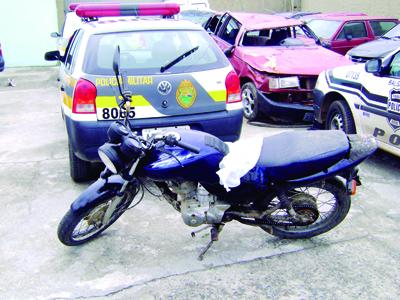 Moto furtada no Bom Jesus é encontrada em matagal