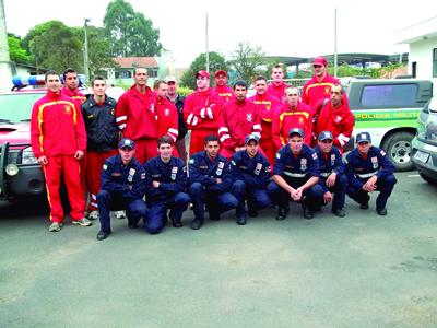 Bombeiros realizam treinamento 