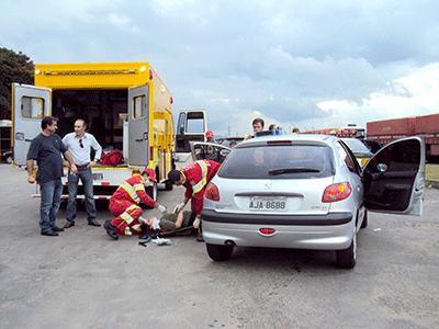 Condutora de Peugeot se fere em acidente Bom Jesus