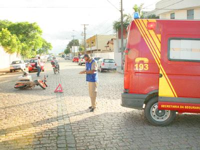 Motoqueiro se fere em acidente 