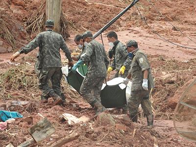 Sobe para 710 o número de mortos na tragédia da serra do Rio 
