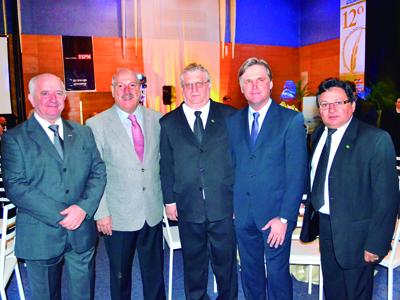 Solenidade de premiação é prestigiada por inúmeras autoridades 