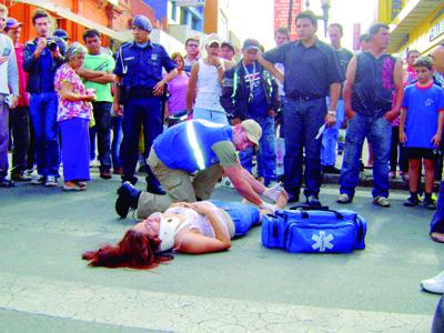 Atropelada por moto na Dom Pedro II