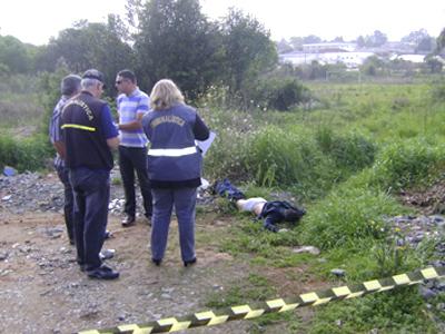 Morto a pedradas ao lado de colégio