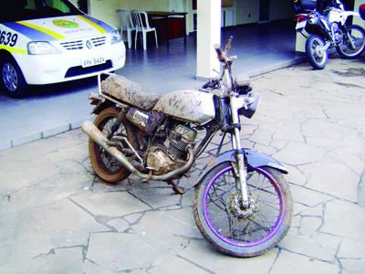 Moto conduzida por menor é apreendida