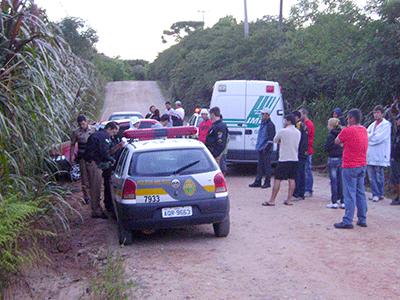 Pedreiro assassinado dentro de carro