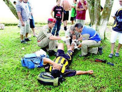 Siate é chamado para atender atleta com suspeita de fratura na perna