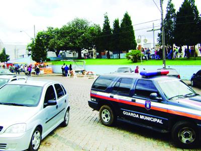 Ladrões agem próximo ao Cemitério Municipal